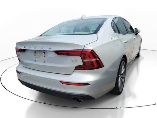 Birch Light Metallic 2020 Volvo S60 T5 Momentum