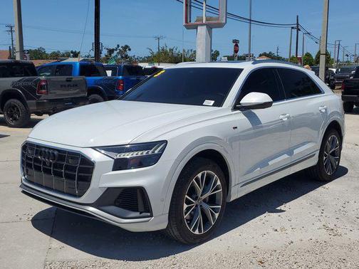 2023 Audi Q8 55 Premium Plus