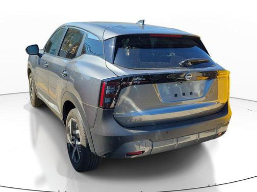 Gun Metallic 2025 Nissan Kicks SV