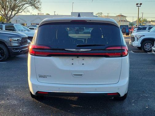 2026 Chrysler Pacifica L