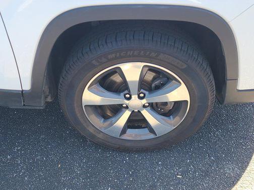 Bright White Clearcoat 2020 Jeep Cherokee Limited