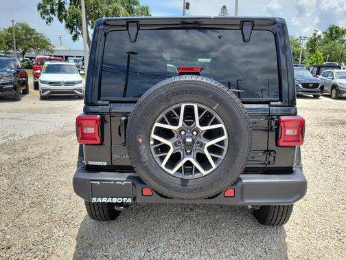 2025 Jeep Wrangler 4-Door Sahara 4x4