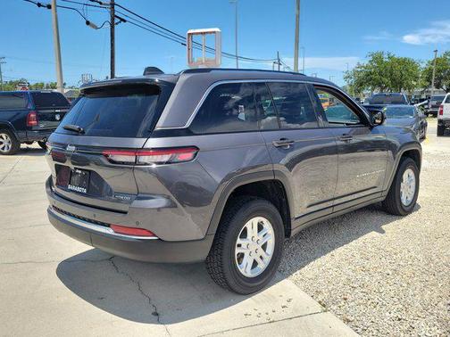 2023 Jeep Grand Cherokee Laredo