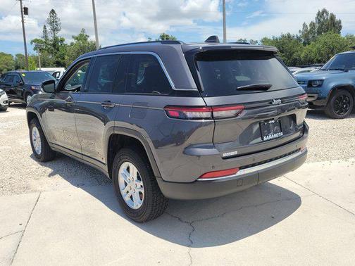 2023 Jeep Grand Cherokee Laredo