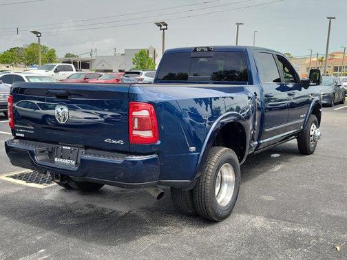 2024 RAM 3500 Limited Crew Cab 4x4 8' Box