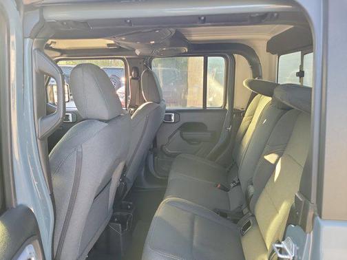 2026 Jeep Gladiator Willys 4x4