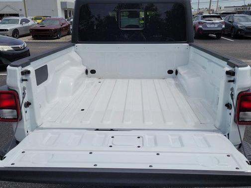 2025 Jeep Gladiator Sport S