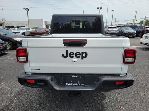 2025 Jeep Gladiator Sport S