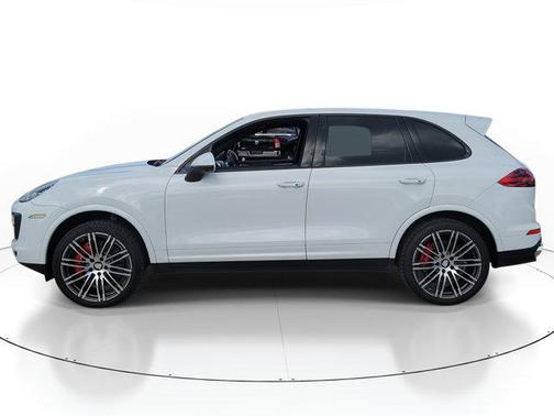 2016 Porsche Cayenne Turbo