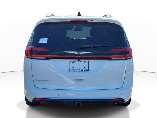 Bright White Clearcoat 2026 Chrysler Pacifica L