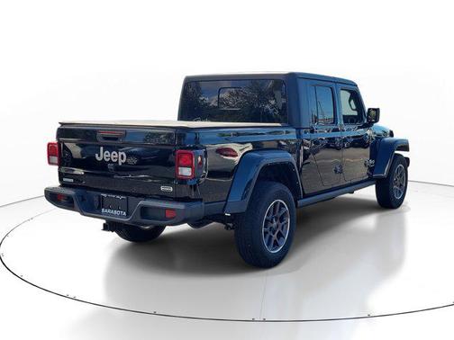 2022 Jeep Gladiator Overland