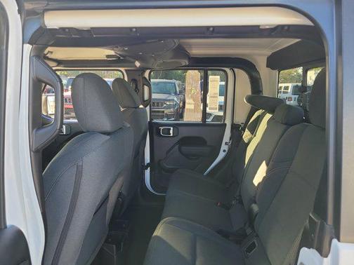 2026 Jeep Gladiator Willys 4x4