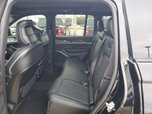 2025 Jeep Grand Cherokee Overland