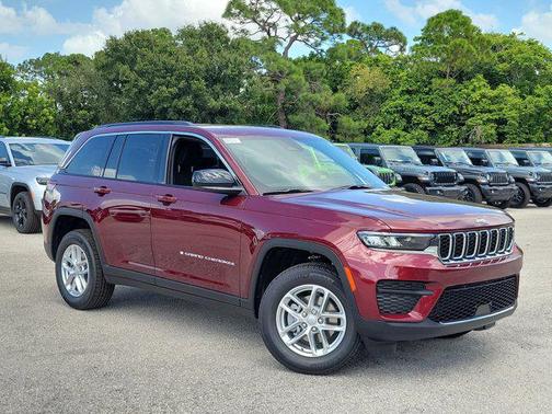 2025 Jeep Grand Cherokee Laredo