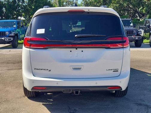 2026 Chrysler Pacifica Limited