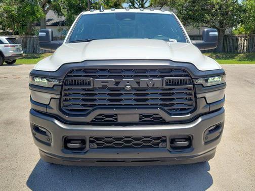 2025 RAM 2500 Tradesman Crew Cab 4x4 6'4' Box