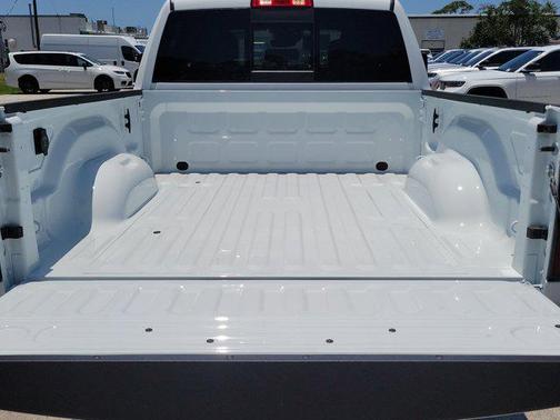 2025 RAM 2500 Tradesman Crew Cab 4x4 6'4' Box
