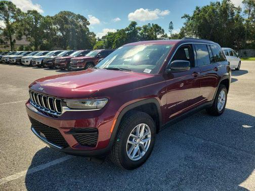2025 Jeep Grand Cherokee Laredo