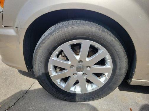 2013 Chrysler Town & Country Touring