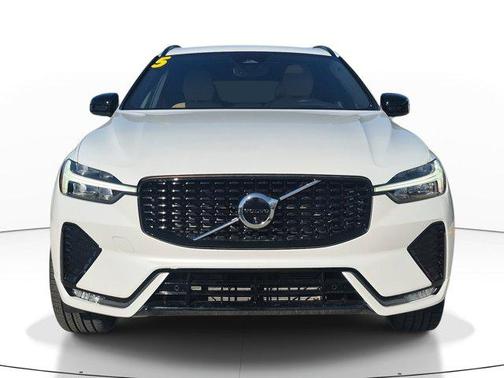 2025 Volvo XC60 B5 Ultra