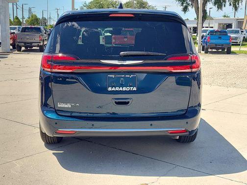 2025 Chrysler Pacifica L