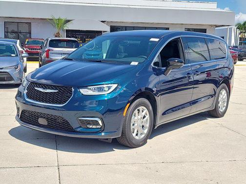 2025 Chrysler Pacifica L