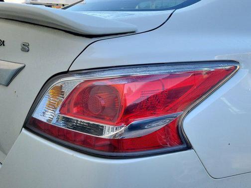 Pearl White 2015 Nissan Altima 2.5 S