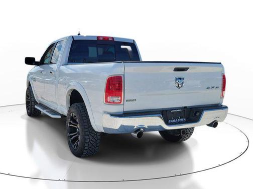 Bright White Clearcoat 2018 RAM 1500 Laramie