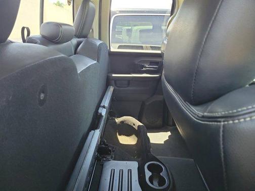 Bright White Clearcoat 2018 RAM 1500 Laramie