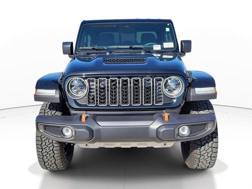 Black Clearcoat 2026 Jeep Gladiator Mojave 4x4