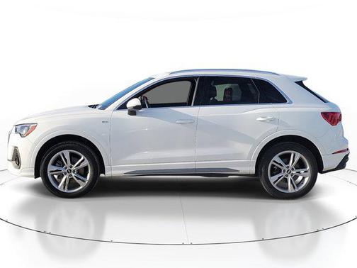 2021 Audi Q3 45 S line Premium