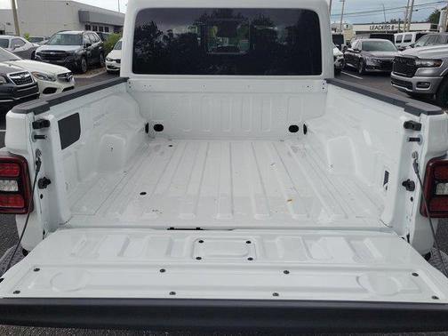 2025 Jeep Gladiator High Tide