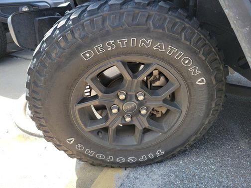 2024 Jeep Gladiator Jeep Beach