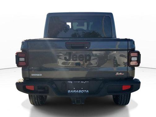 2024 Jeep Gladiator Jeep Beach