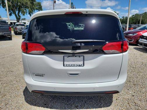 2026 Chrysler Voyager LX