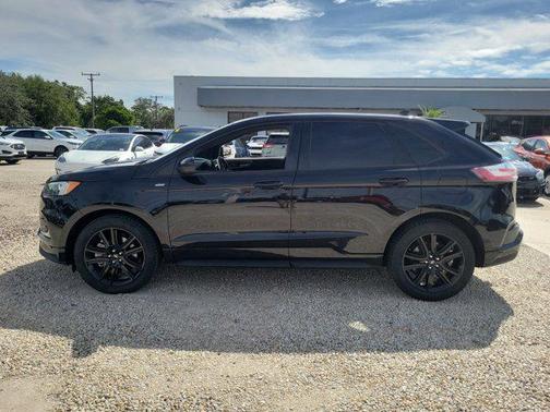 2022 Ford Edge ST Line