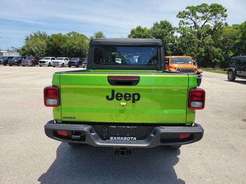 2025 Jeep Gladiator Sport