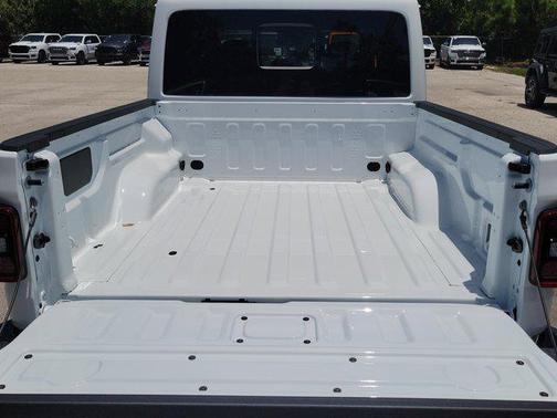 2025 Jeep Gladiator High Tide