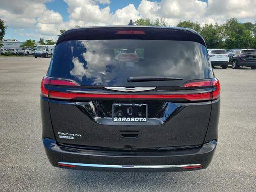 2025 Chrysler Pacifica L