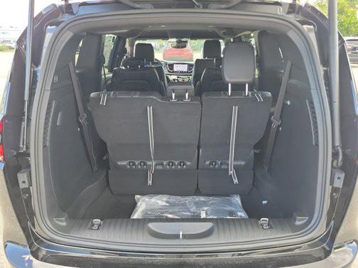 2025 Chrysler Pacifica L