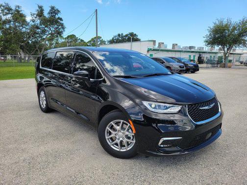 2025 Chrysler Pacifica L