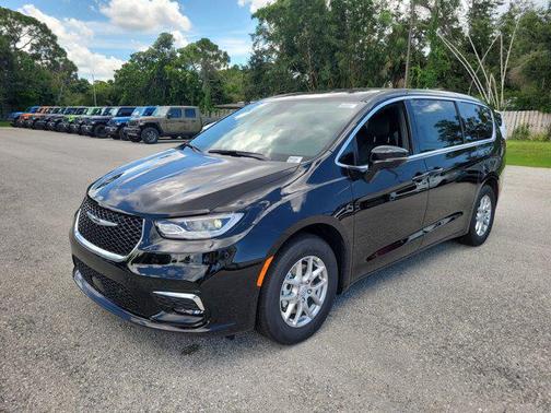 2025 Chrysler Pacifica L