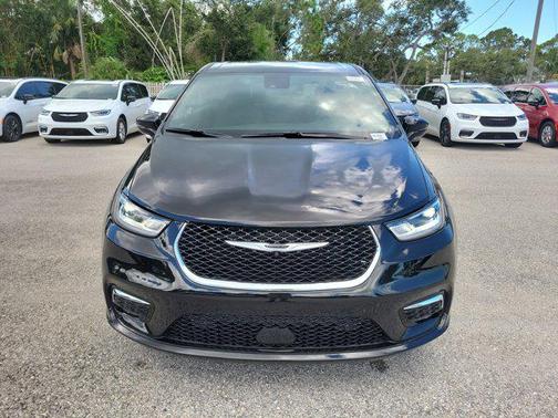 2025 Chrysler Pacifica L