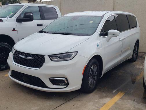2022 Chrysler Pacifica Hybrid Touring L