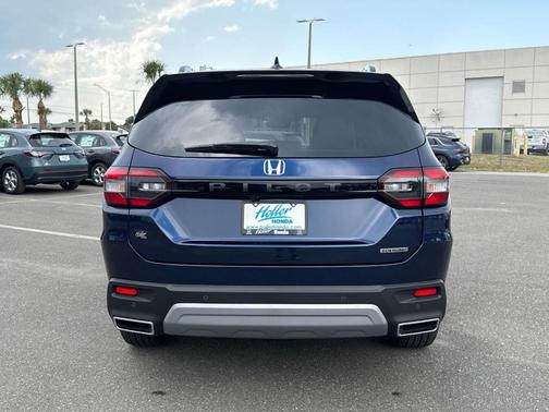 2025 Honda Pilot Touring