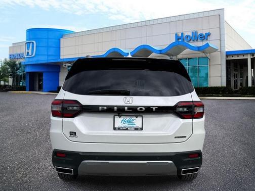 Platinum White Pearl 2026 Honda Pilot Touring