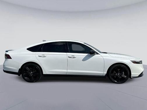 Platinum White Pearl 2023 Honda Accord Hybrid Sport-L