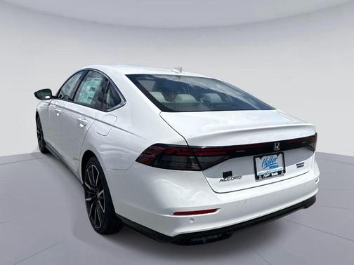 Platinum White Pearl 2026 Honda Accord Hybrid Touring