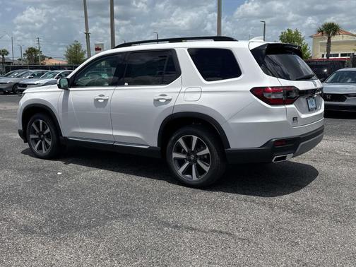 2025 Honda Pilot Touring