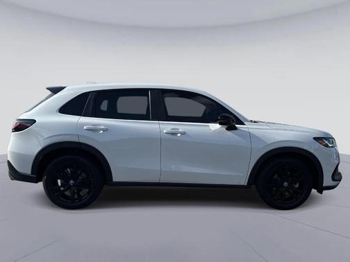 Platinum White Pearl 2026 Honda HR-V Sport